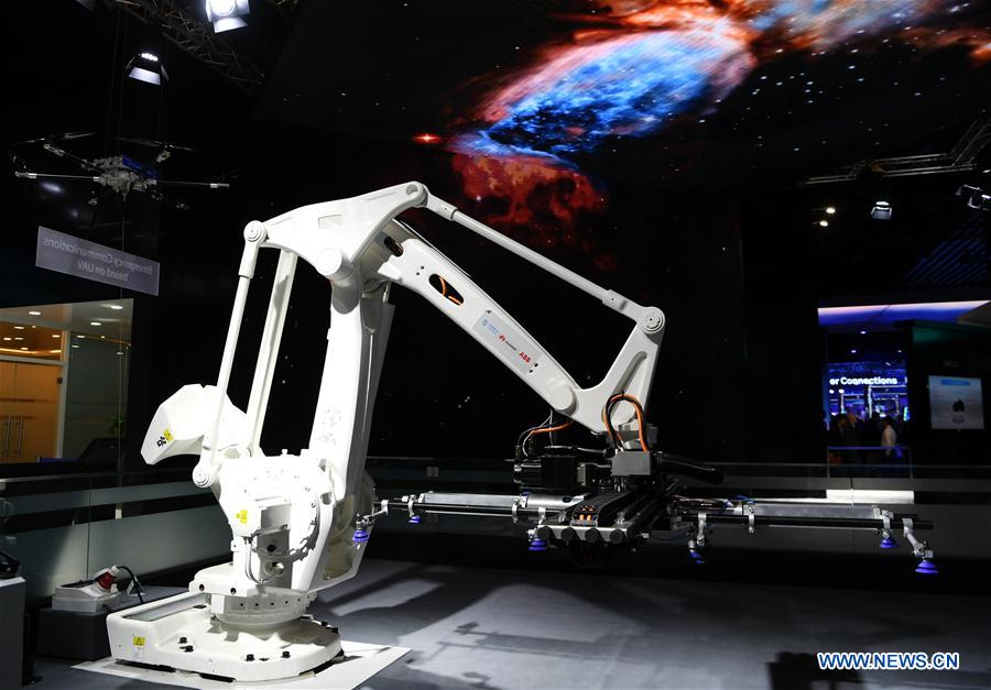 Xinhua Headlines: China joins top ranks as development of 5G speeds up worldwide