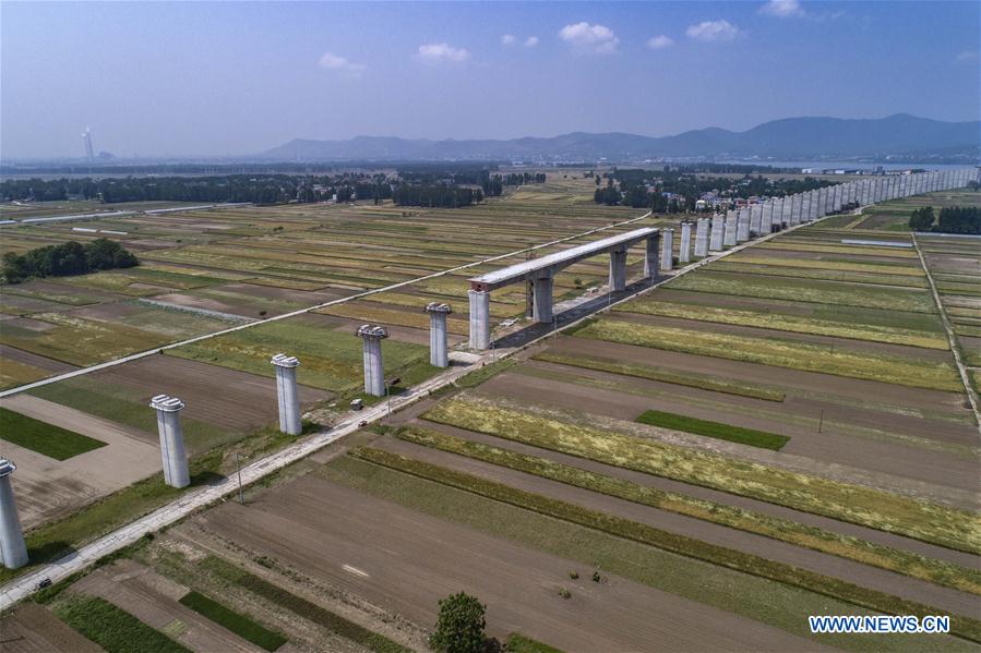 CHINA-HUBEI-HIGH-SPEED RAILWAY-BRIDGE CONSTRUCTION (CN)