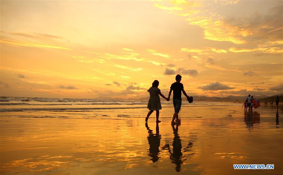 #CHINA-SANYA-SEASIDE-SUNSET-LIFESTYLE (CN)