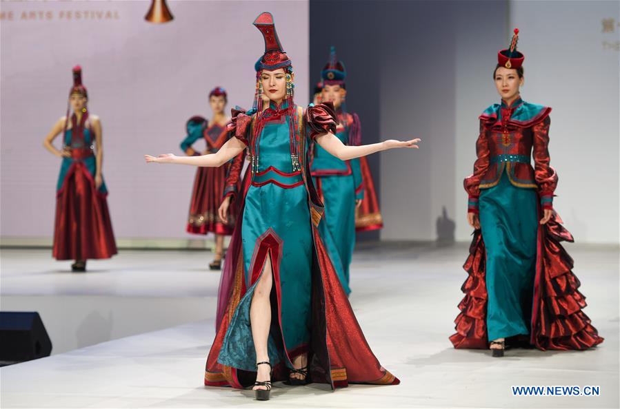 CHINA-INNER MONGOLIA-HOHHOT-COSTUME FESTIVAL (CN)