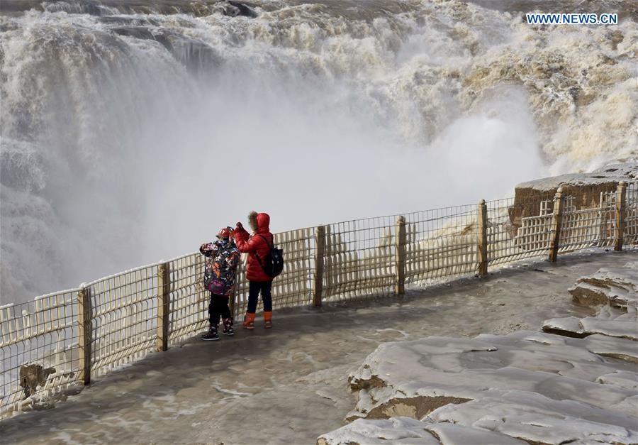 CHINA-SHANXI-HUKOU WATERFALL-WINTER SCENERY (CN)