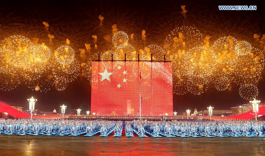 (PRC70Years) XINHUA PHOTOS OF THE DAY