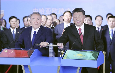 Xi visits Chinese pavilion at Astana Expo, eyes better cross-border transportation