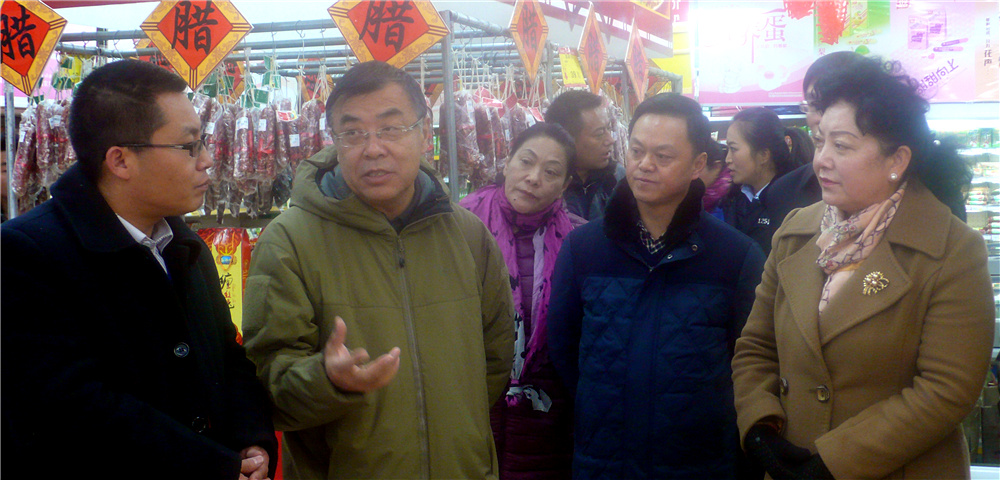 國務(wù)院食安辦交叉督察組組長(zhǎng)張永強(qiáng)帶隊(duì)督導(dǎo)檢查拉薩市食品安全工作