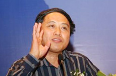 易憲容:經(jīng)濟(jì)中速平穩(wěn)增長 房價(jià)泡沫須擠掉