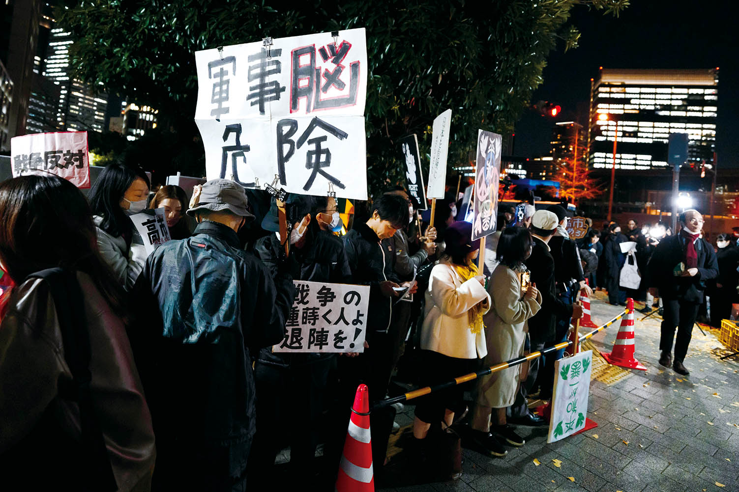 戰(zhàn)后日本軍國主義為何“死灰復燃”