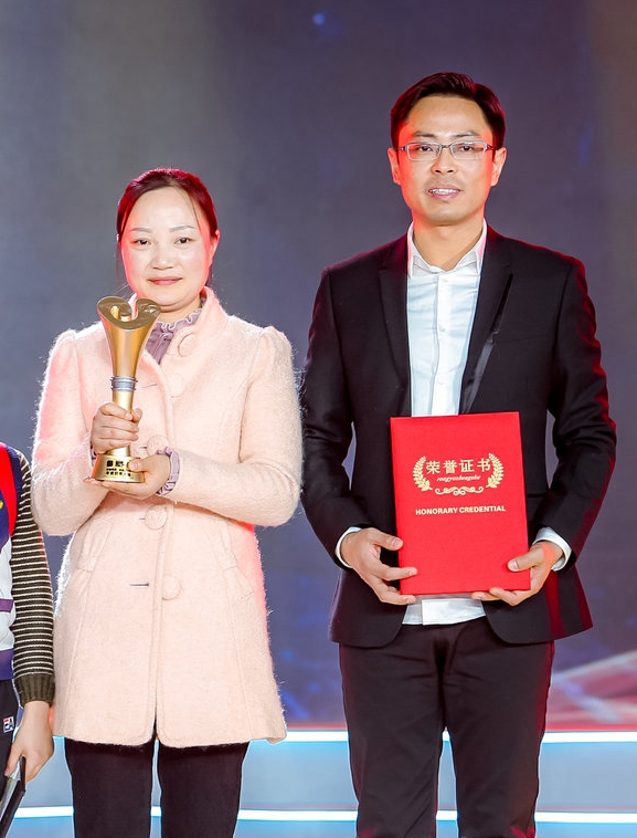 “支教夫妻” 湯恒躍、吳玲