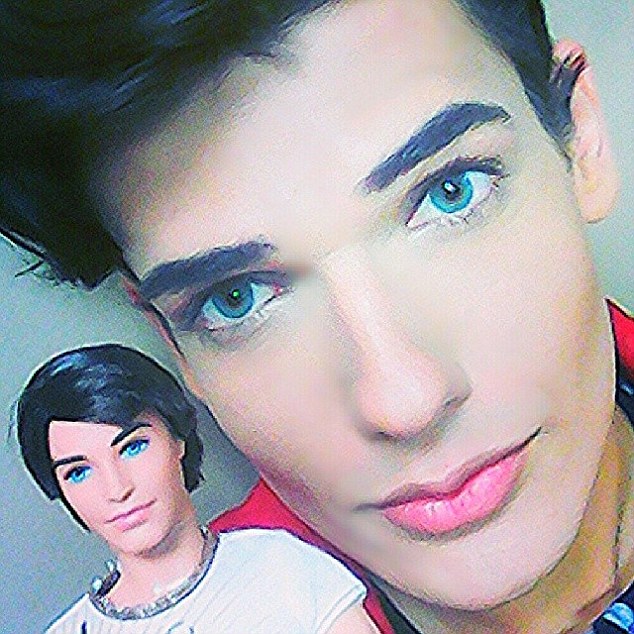 巴西男?；ㄙM31萬元整容成“芭比男友”