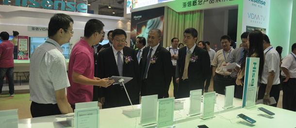 SINOCES2013嘉賓參觀企業(yè)展臺(tái)