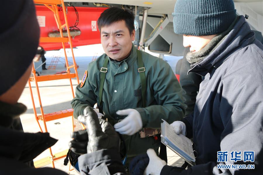 （建軍90周年&middot;英雄&middot;圖文互動）（2）聽，渤海灣有風(fēng)吹過來&mdash;&mdash;追記海軍某艦載航空兵部隊一級飛行員張超