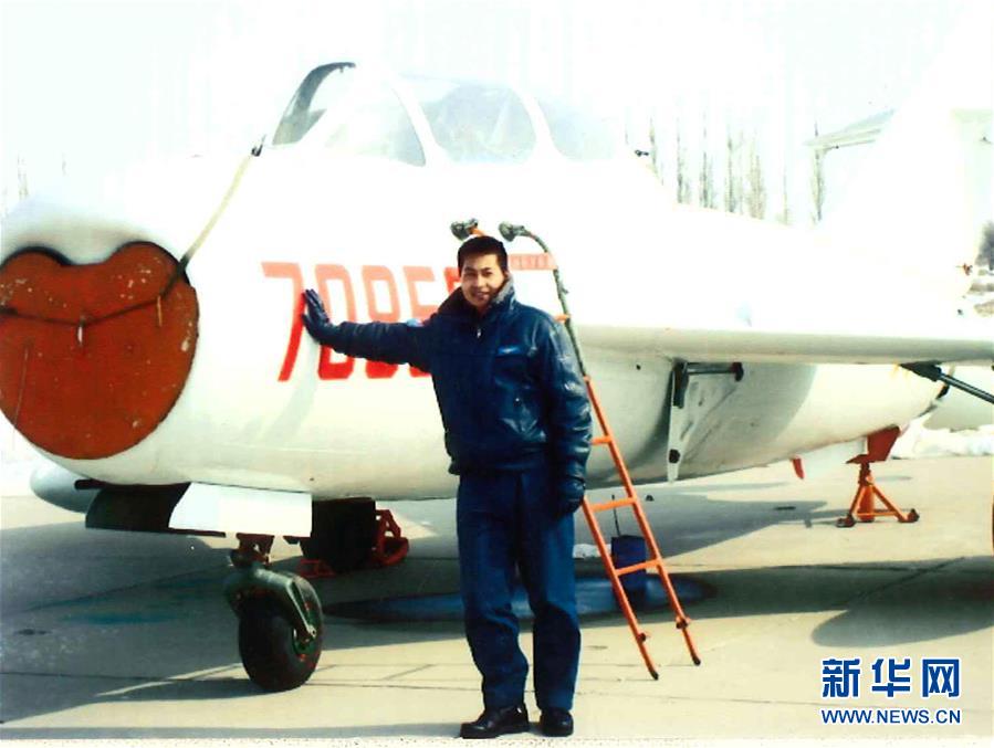 （建軍90周年&middot;英雄&middot;圖文互動）（3）聽，渤海灣有風(fēng)吹過來&mdash;&mdash;追記海軍某艦載航空兵部隊一級飛行員張超