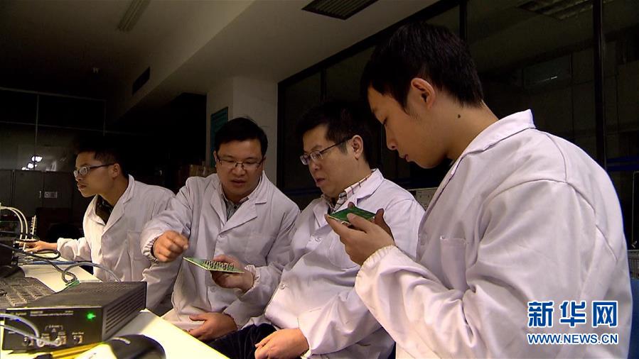 （圖文互動(dòng)）讓五星紅旗飄揚(yáng)在世界&ldquo;超算&rdquo;之巔&mdash;&mdash;記國(guó)防科大計(jì)算機(jī)學(xué)院院長(zhǎng)廖湘科