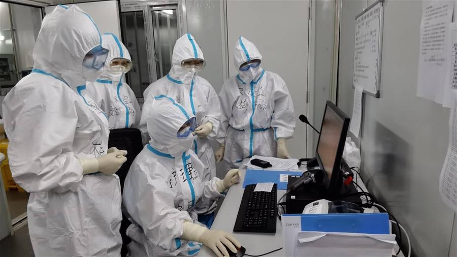 (圖文互動)(5)“白衣戰(zhàn)士”在沖鋒——記“最美新時代革命軍人”仲月霞