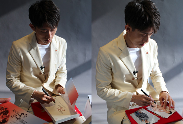 一個人最重要的素質其實就是認清自己，不管多么的成功，不要忘記自己的初心，這是最重要的。