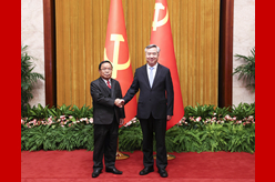 李希同老撾人革黨中央政治局委員、中央紀委書記、國家監(jiān)察總署署長坎潘舉行會談