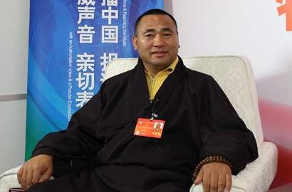 全國政協(xié)委員東寶仲巴·呼圖克圖做客新華網(wǎng)、中國政府網(wǎng)兩會訪談