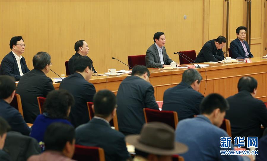 （新華網(wǎng)）劉奇葆出席第六屆全國服務(wù)農(nóng)民、服務(wù)基層文化建設(shè)先進(jìn)集體表彰座談會