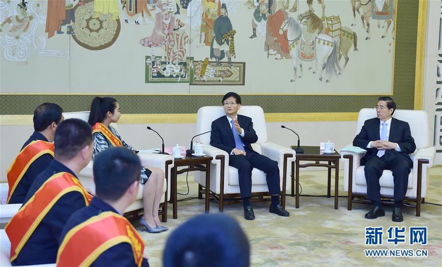 (XHDW)孟建柱會見買買提江·托乎尼牙孜同志先進事跡報告團