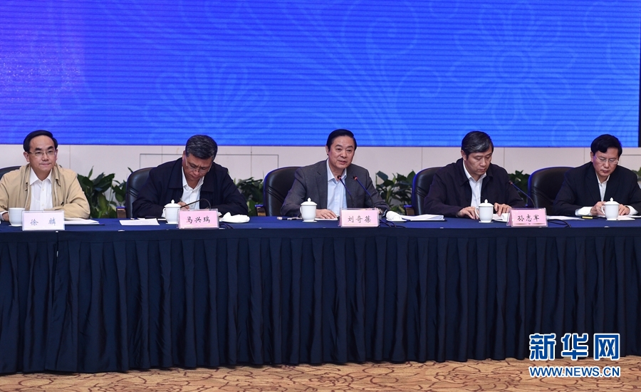 5月12日，中宣部在深圳召開(kāi)以新發(fā)展理念引領(lǐng)文化改革發(fā)展座談會(huì)。中共中央政治局委員、中央書(shū)記處書(shū)記、中宣部部長(zhǎng)劉奇葆出席會(huì)議并講話。新華社記者 毛思倩 攝