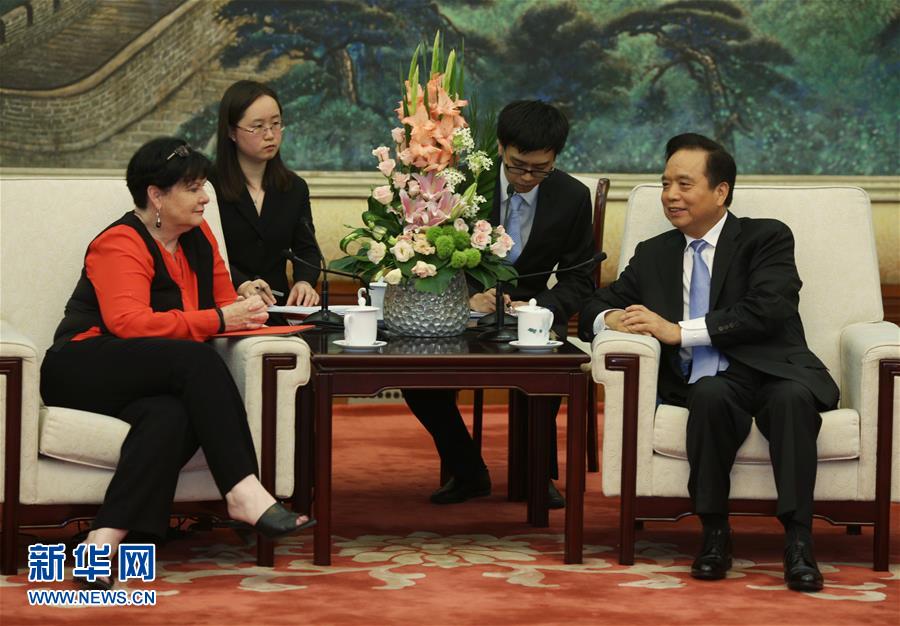 (新華網(wǎng))李建國(guó)會(huì)見(jiàn)二十國(guó)集團(tuán)勞動(dòng)會(huì)議工會(huì)代表