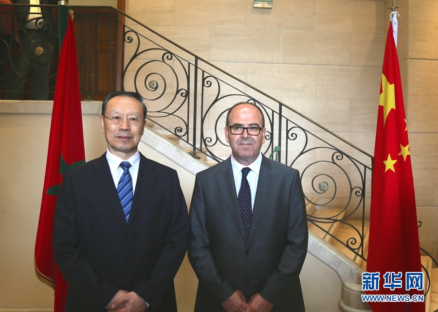 9月19日，在摩洛哥首都拉巴特，中共中央書(shū)記處書(shū)記、全國(guó)政協(xié)副主席杜青林（左）會(huì)見(jiàn)摩洛哥參議長(zhǎng)本希馬。應(yīng)摩洛哥參議院邀請(qǐng)，中共中央書(shū)記處書(shū)記、全國(guó)政協(xié)副主席杜青林于18日至20日率中共代表團(tuán)訪摩，分別會(huì)見(jiàn)政府首腦本·基蘭、參議長(zhǎng)本希馬、真實(shí)性與現(xiàn)代黨總書(shū)記奧馬里等。新華社記者劉鍇攝