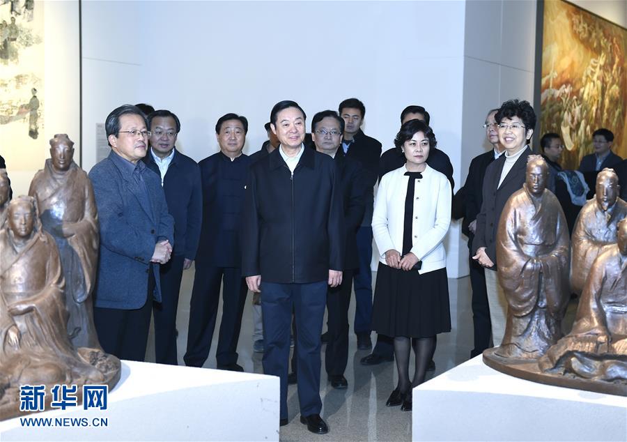 12月6日，中共中央政治局委員、中央書記處書記、中宣部部長劉奇葆在北京參觀中華文明歷史題材美術創(chuàng)作工程入選作品展覽。 新華社記者張領攝