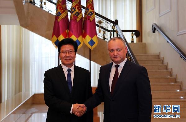 （XHDW）（1）摩爾多瓦總統(tǒng)多東、總理菲利普會(huì)見(jiàn)張春賢