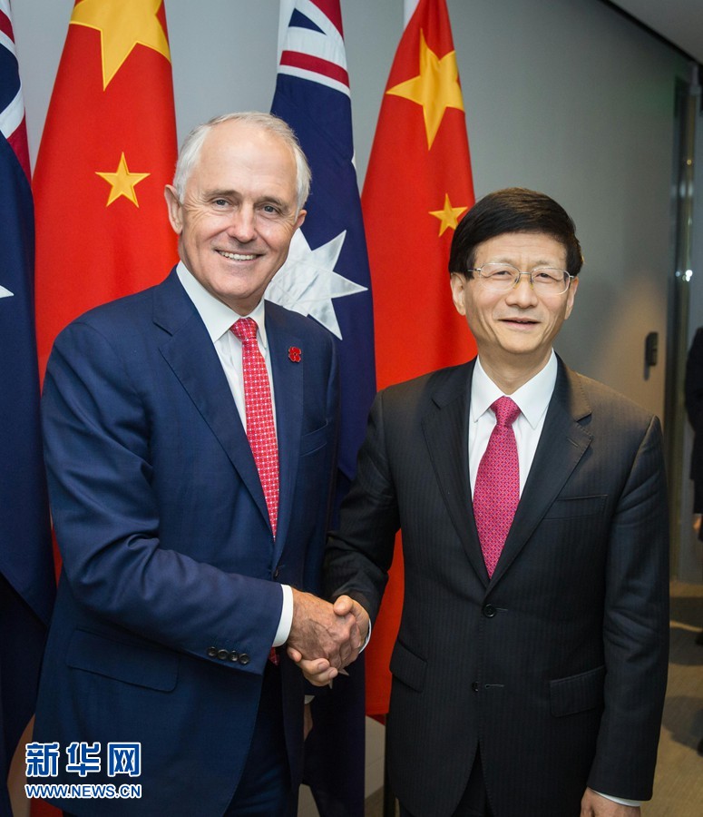 4月21日，正在澳大利亞訪問的中共中央政治局委員、中央政法委書記孟建柱（右）在悉尼會見澳總理特恩布爾。 新華社發(fā)（朱宏業(yè)攝） 