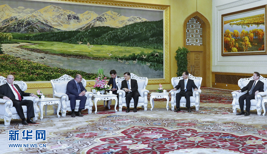 6月7日，中共中央政治局常委、中央書記處書記劉云山在北京會見金磚國家媒體高端論壇的媒體代表。新華社記者 鞠鵬 攝