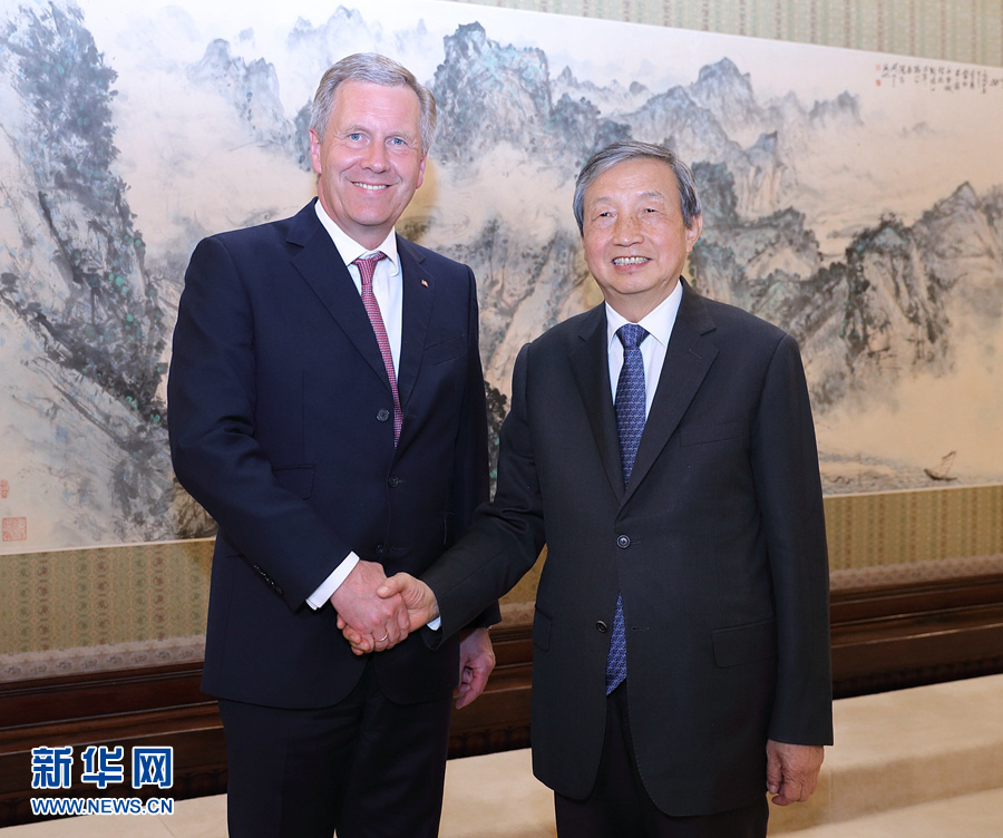 6月13日，國務院副總理馬凱在北京中南海紫光閣會見德國前總統(tǒng)、全球中小企業(yè)聯(lián)盟全球主席武爾夫。 新華社記者 王曄 攝 