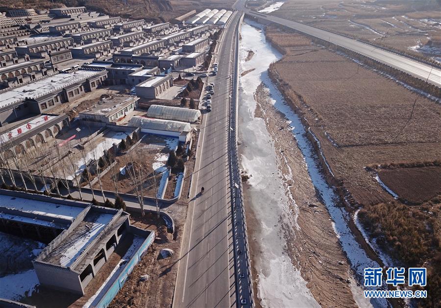 (圖文互動·新華全媒頭條)(5)讓農(nóng)民致富奔小康的道路越走越寬廣——黨的十八大以來以習近平同志為核心的黨中央關心農(nóng)村公路發(fā)展紀實