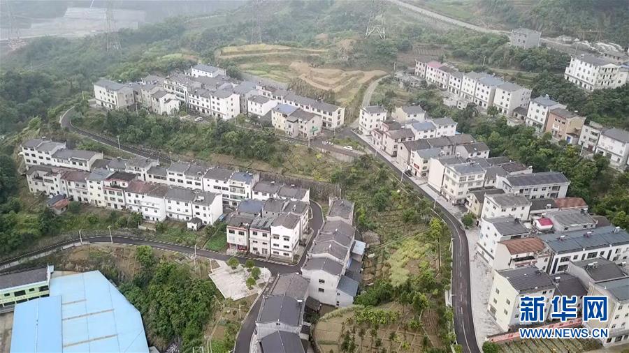 (新華全媒頭條·圖文互動)(3)情系人民 心牽創(chuàng)新——習(xí)近平總書記考察湖北回訪記