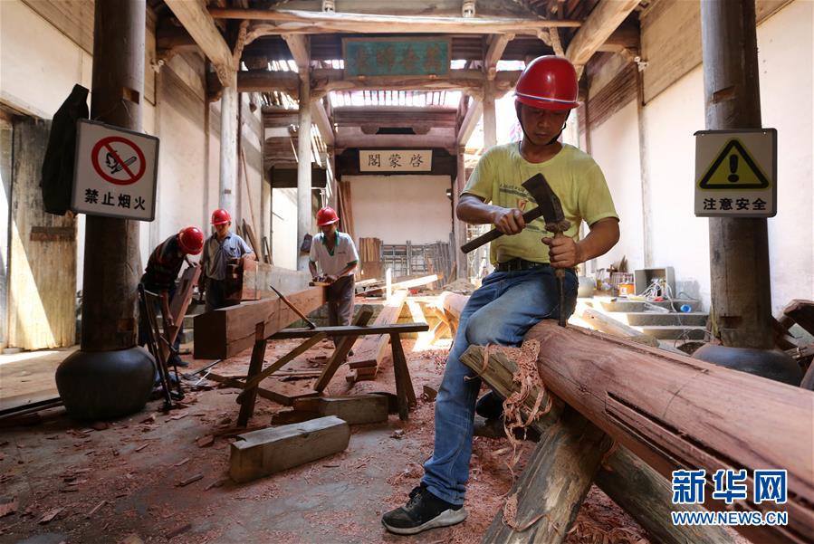 （新華全媒頭條·搶救古民居·圖文互動）（7）當古民居遇上城鎮(zhèn)化，如何留住鄉(xiāng)愁？