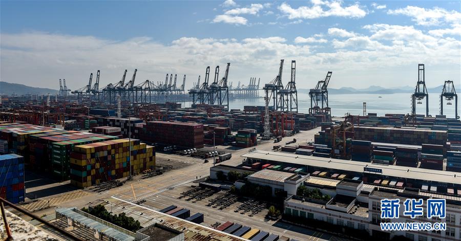 （新華全媒頭條·壯闊東方潮　奮進(jìn)新時(shí)代——慶祝改革開(kāi)放40年·圖文互動(dòng)）（14）從追趕時(shí)代到引領(lǐng)時(shí)代——從深圳發(fā)展奇跡看中國(guó)改革開(kāi)放40年 