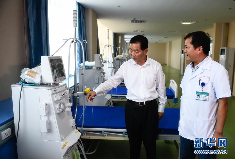 （新時(shí)代擔(dān)當(dāng)作為典型風(fēng)采·圖文互動）（2）李世貴：做群眾需要的“鐵肩膀”