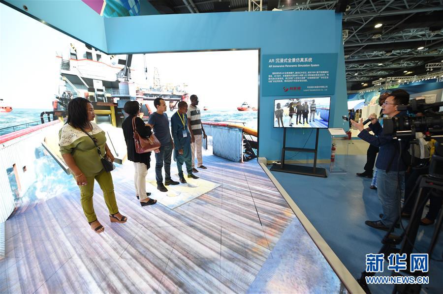 （新華全媒頭條·圖文互動）（8）奔跑吧，中關(guān)村！——寫在習(xí)近平總書記率領(lǐng)中央政治局到中關(guān)村集體學(xué)習(xí)5周年之際