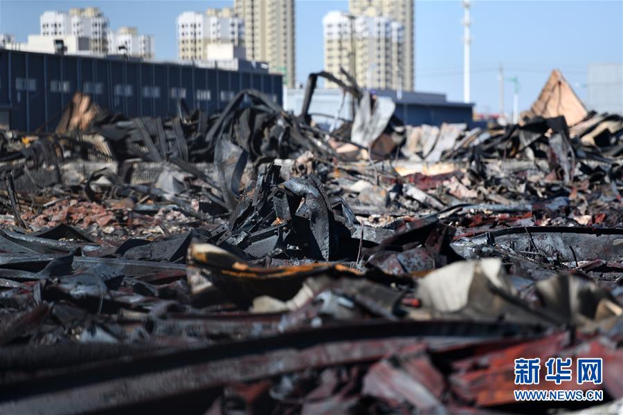 (圖文互動(dòng))(5)天津潤(rùn)滑油倉(cāng)庫(kù)火災(zāi)已撲滅無(wú)人員傷亡