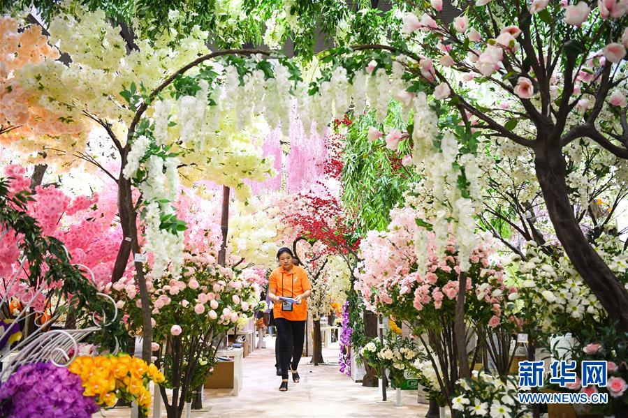 (新華全媒頭條·圖文互動)(7)從廣交會到進博會——中國對外開放再譜新樂章