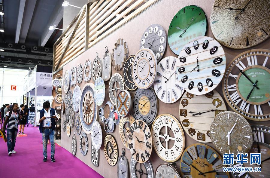 (新華全媒頭條·圖文互動)(9)從廣交會到進博會——中國對外開放再譜新樂章