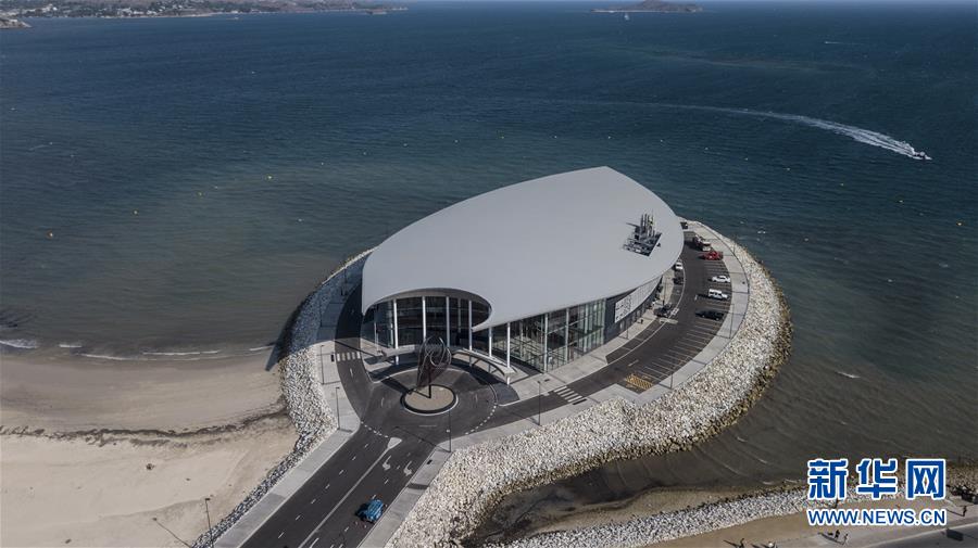 （新華全媒頭條·圖文互動）（2）特稿：深化周邊友好　共促亞太繁榮——寫在習(xí)近平主席出席亞太經(jīng)合組織第二十六次領(lǐng)導(dǎo)人非正式會議，對巴布亞新幾內(nèi)亞、文萊和菲律賓進行國事訪問并在巴新同建交太平洋島國領(lǐng)導(dǎo)人會晤之際