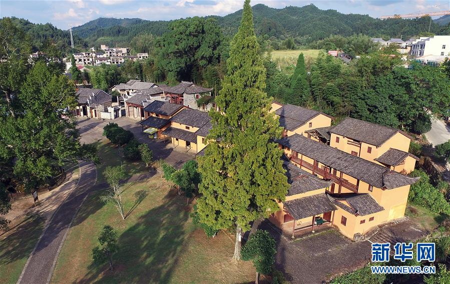 (百城百縣百企調(diào)研行·圖文互動)(2)從貧瘠山區(qū)到旅游新城——革命搖籃井岡山的“新名片”