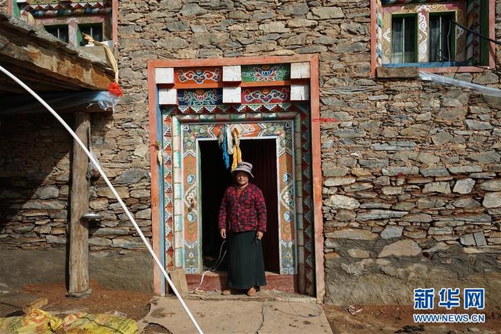 (圖文互動(dòng))(4)日子繼續(xù)好好過(guò)——探訪(fǎng)金沙江堰塞湖四川安置點(diǎn)