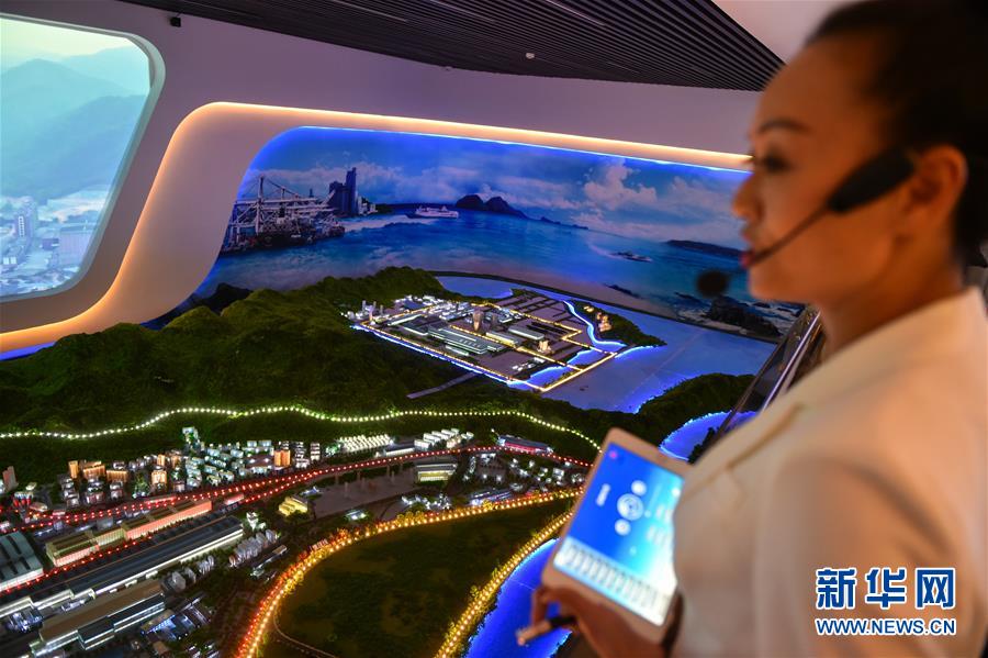 (在習(xí)近平新時(shí)代中國(guó)特色社會(huì)主義思想指引下·慶祝改革開放40周年·綠色發(fā)展)(新華全媒頭條·圖文互動(dòng))(1)綠色發(fā)展:書寫在中國(guó)大地上的美麗畫卷