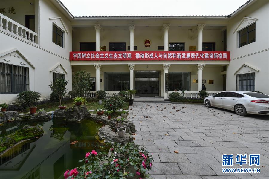 (在習(xí)近平新時(shí)代中國(guó)特色社會(huì)主義思想指引下·慶祝改革開放40周年·綠色發(fā)展)(新華全媒頭條·圖文互動(dòng))(2)綠色發(fā)展:書寫在中國(guó)大地上的美麗畫卷