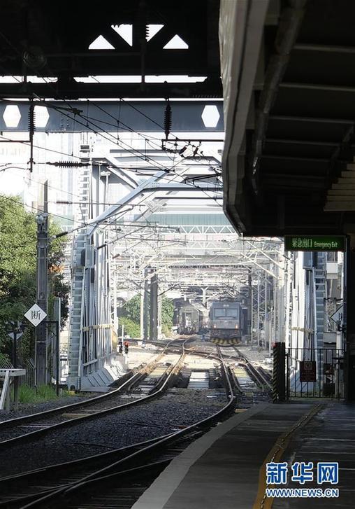 （圖文互動）（5）四十年、一扇窗——兩地值守者眼中的羅湖橋