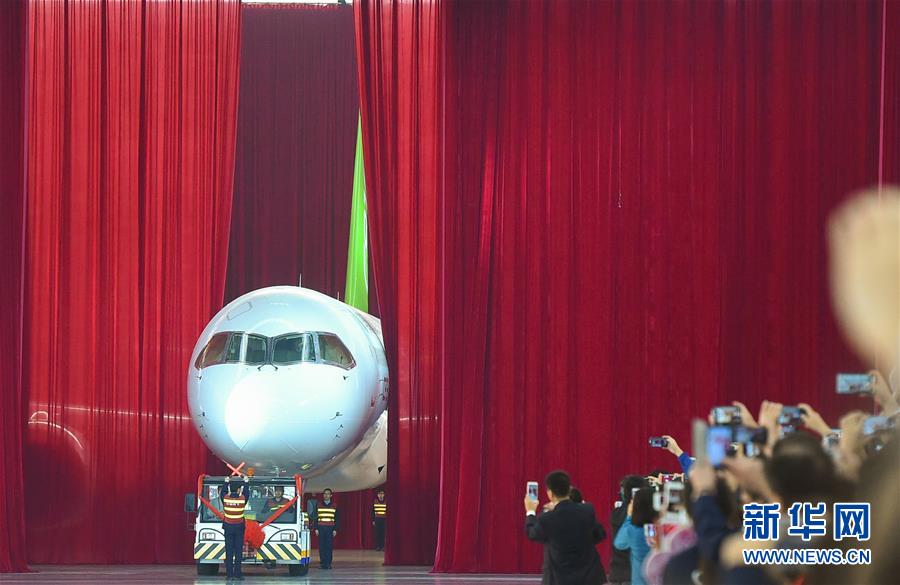 (新華全媒頭條·圖文互動)(4)高舉新時代改革開放旗幟——以習(xí)近平同志為核心的黨中央引領(lǐng)改革開放紀(jì)實(shí)