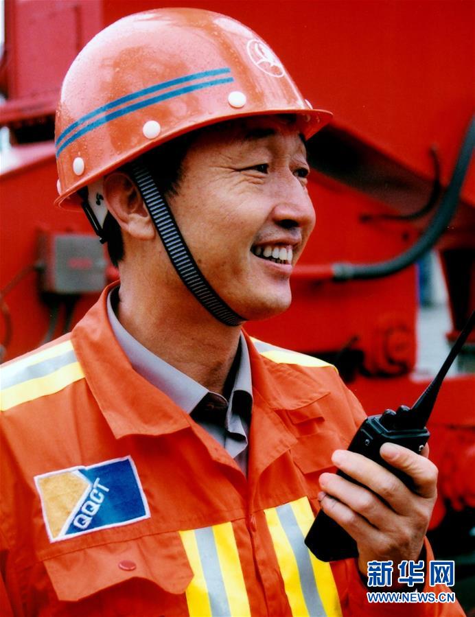 (新華全媒頭條·圖文互動(dòng))(9)在時(shí)代大潮中書(shū)寫(xiě)時(shí)代傳奇——致敬百名改革先鋒