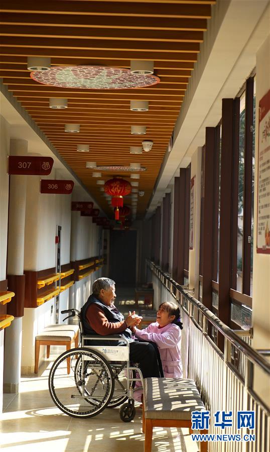 （聚焦歷史性成就和變革·特稿·圖文互動(dòng)）（5）經(jīng)濟(jì)躍上新臺(tái)階　發(fā)展站上新起點(diǎn)——我國(guó)五年來經(jīng)濟(jì)社會(huì)發(fā)展成就巡禮