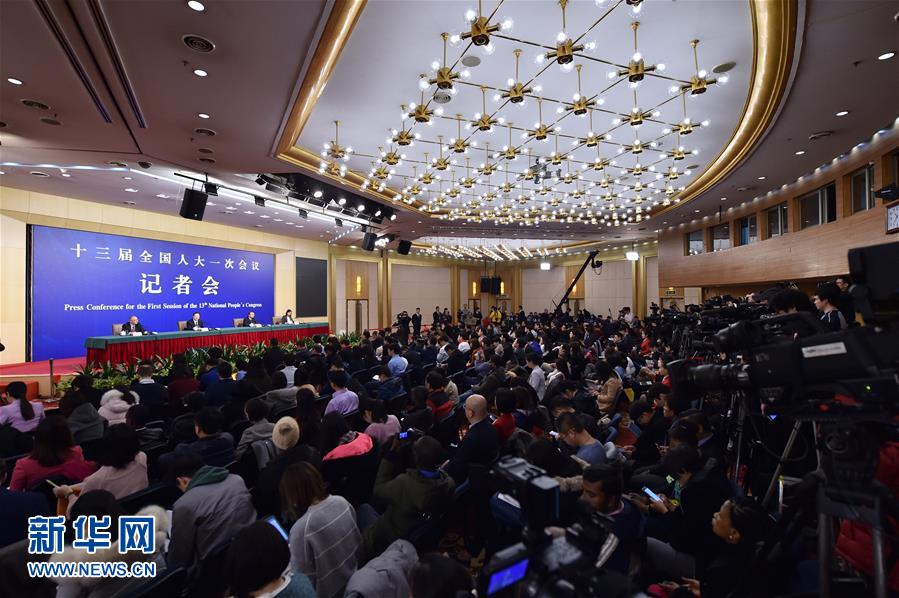 (兩會(huì)·XHDW)(1)農(nóng)業(yè)部部長韓長賦等就“實(shí)施鄉(xiāng)村振興戰(zhàn)略 推動(dòng)農(nóng)業(yè)轉(zhuǎn)型升級”答記者問