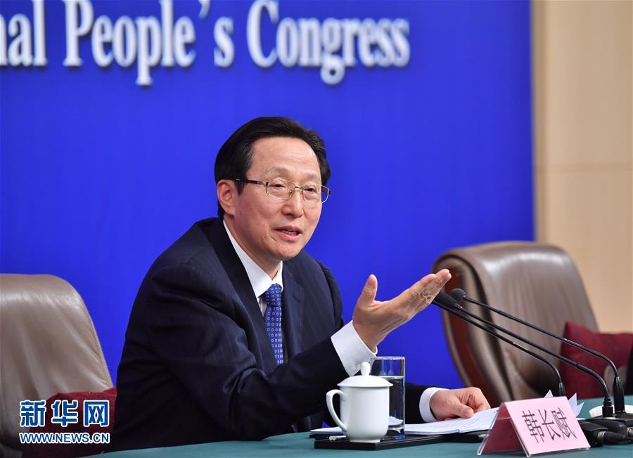 (兩會(huì)·XHDW)(2)農(nóng)業(yè)部部長韓長賦等就“實(shí)施鄉(xiāng)村振興戰(zhàn)略 推動(dòng)農(nóng)業(yè)轉(zhuǎn)型升級(jí)”答記者問